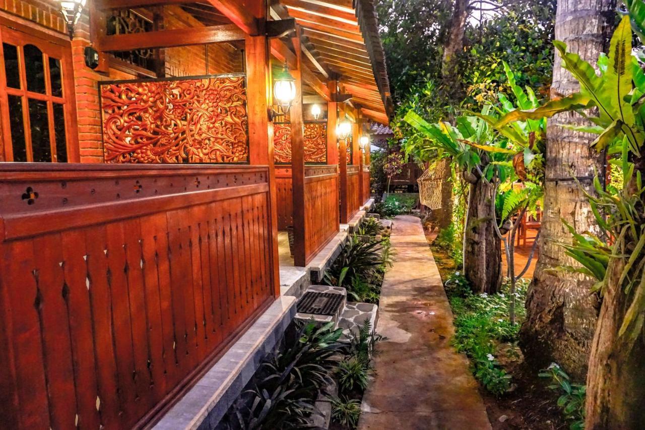 The Wisma Pulau Merah Pasanggaran Exterior foto
